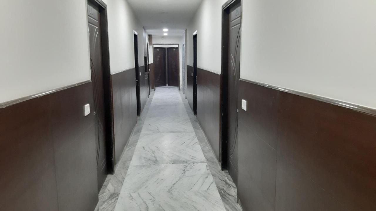Hotel Sar Kamla Dham Skd Vrindavan Fully Vaccinated Staff Exterior foto