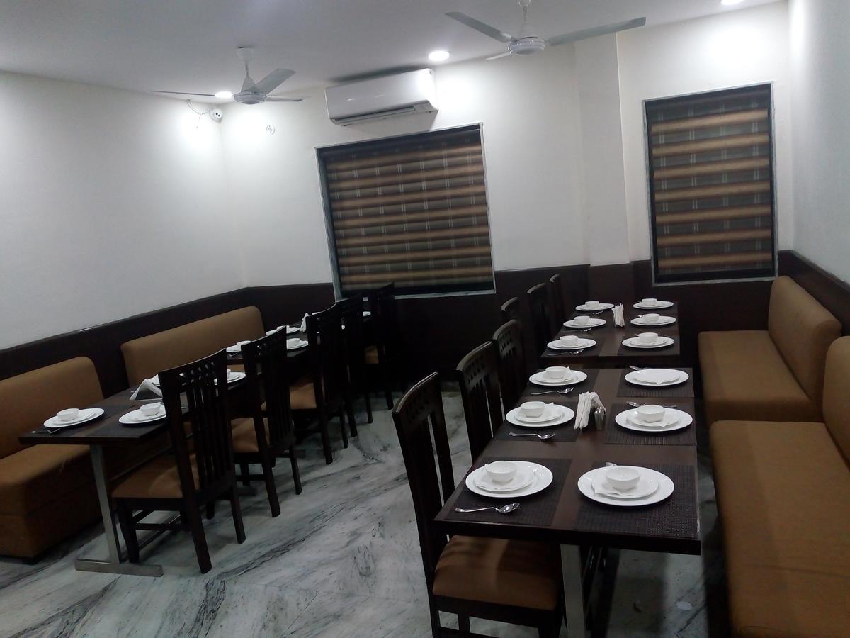Hotel Sar Kamla Dham Skd Vrindavan Fully Vaccinated Staff Exterior foto