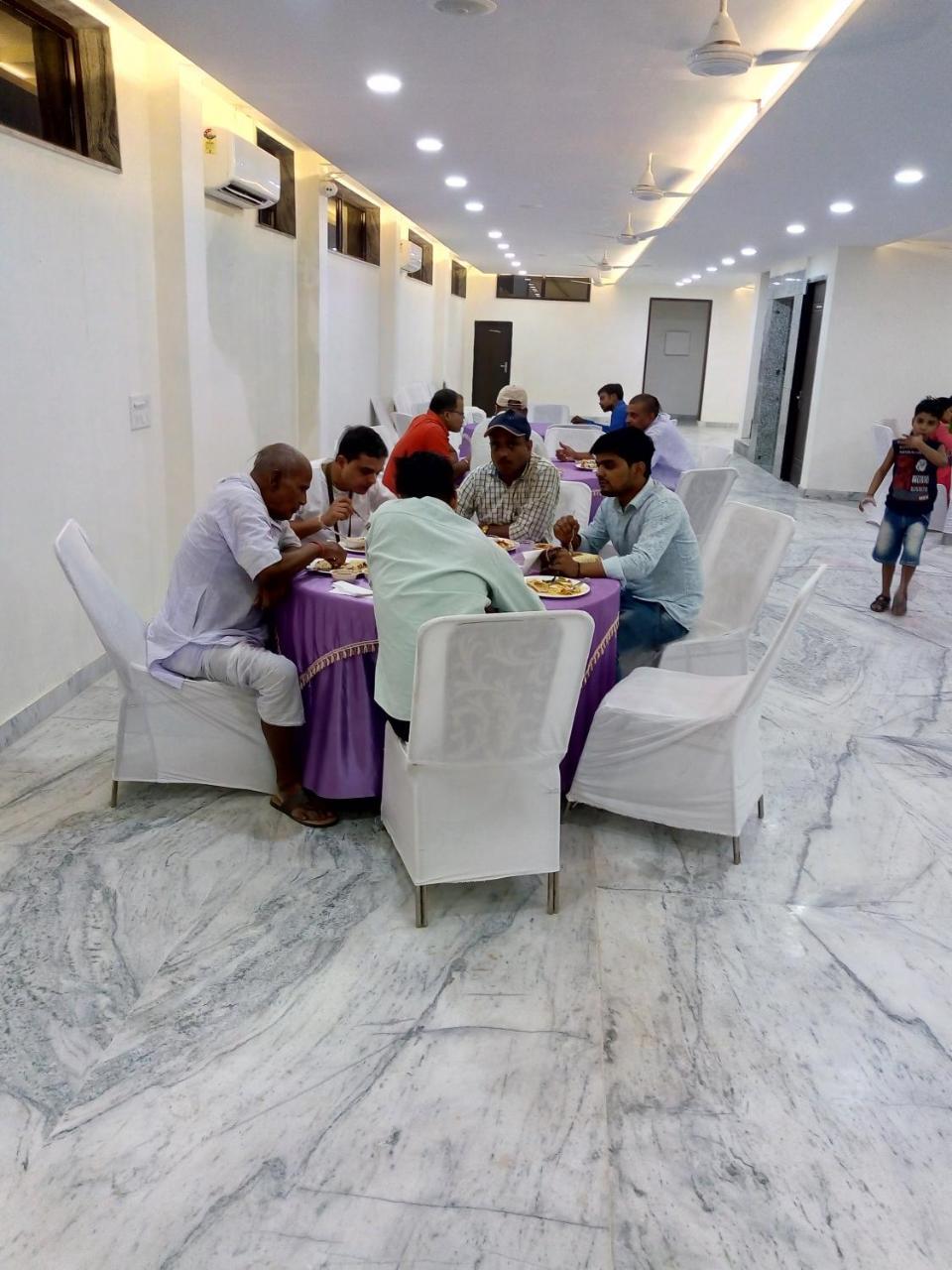 Hotel Sar Kamla Dham Skd Vrindavan Fully Vaccinated Staff Exterior foto