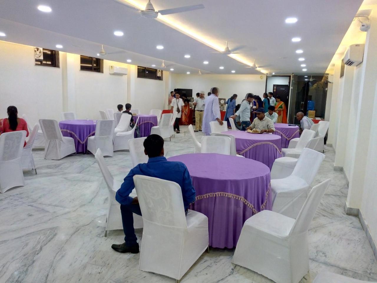 Hotel Sar Kamla Dham Skd Vrindavan Fully Vaccinated Staff Exterior foto
